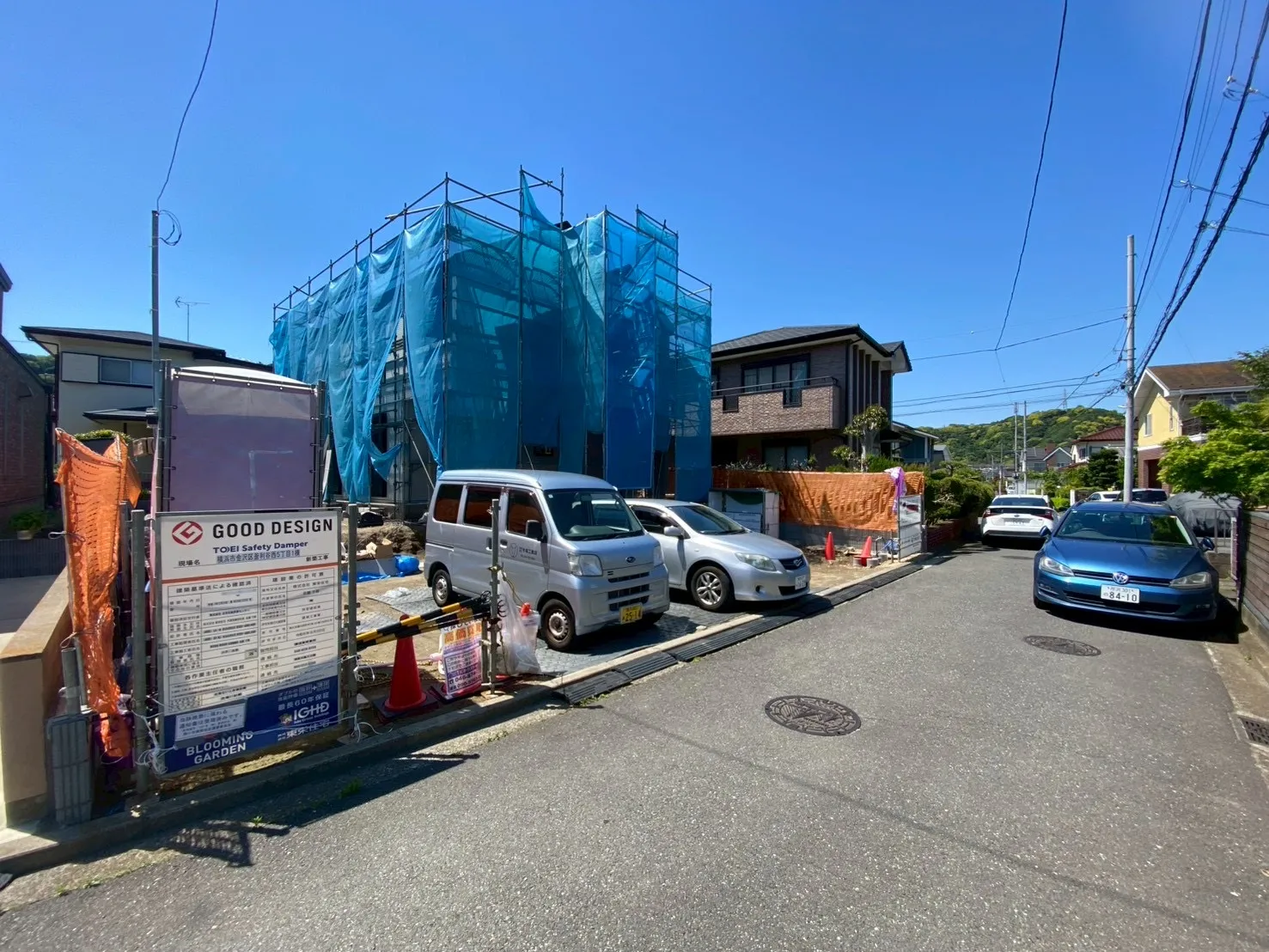 落ち着いた生活道路に面した物件。車通りが少ないため、小さなお子様がいるご家庭にも安心。駐車もスムーズに行えます。