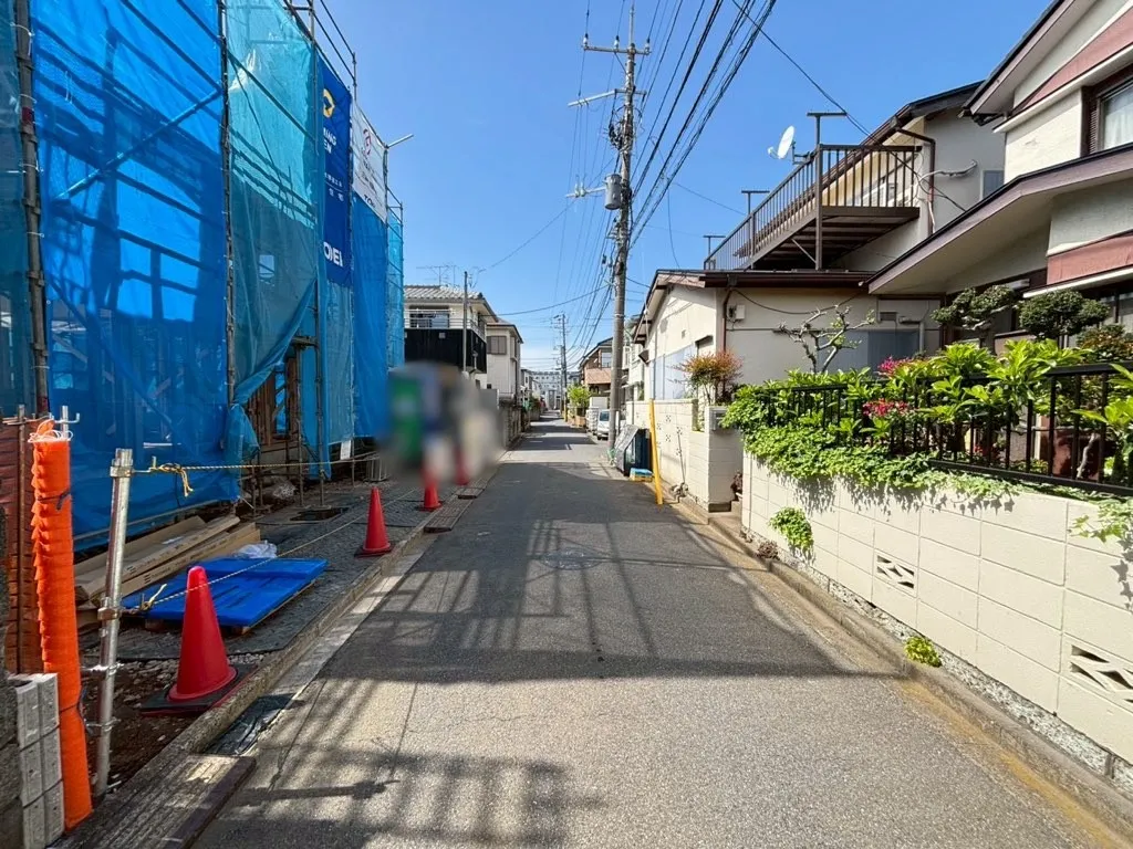 前面道路含む外観写真