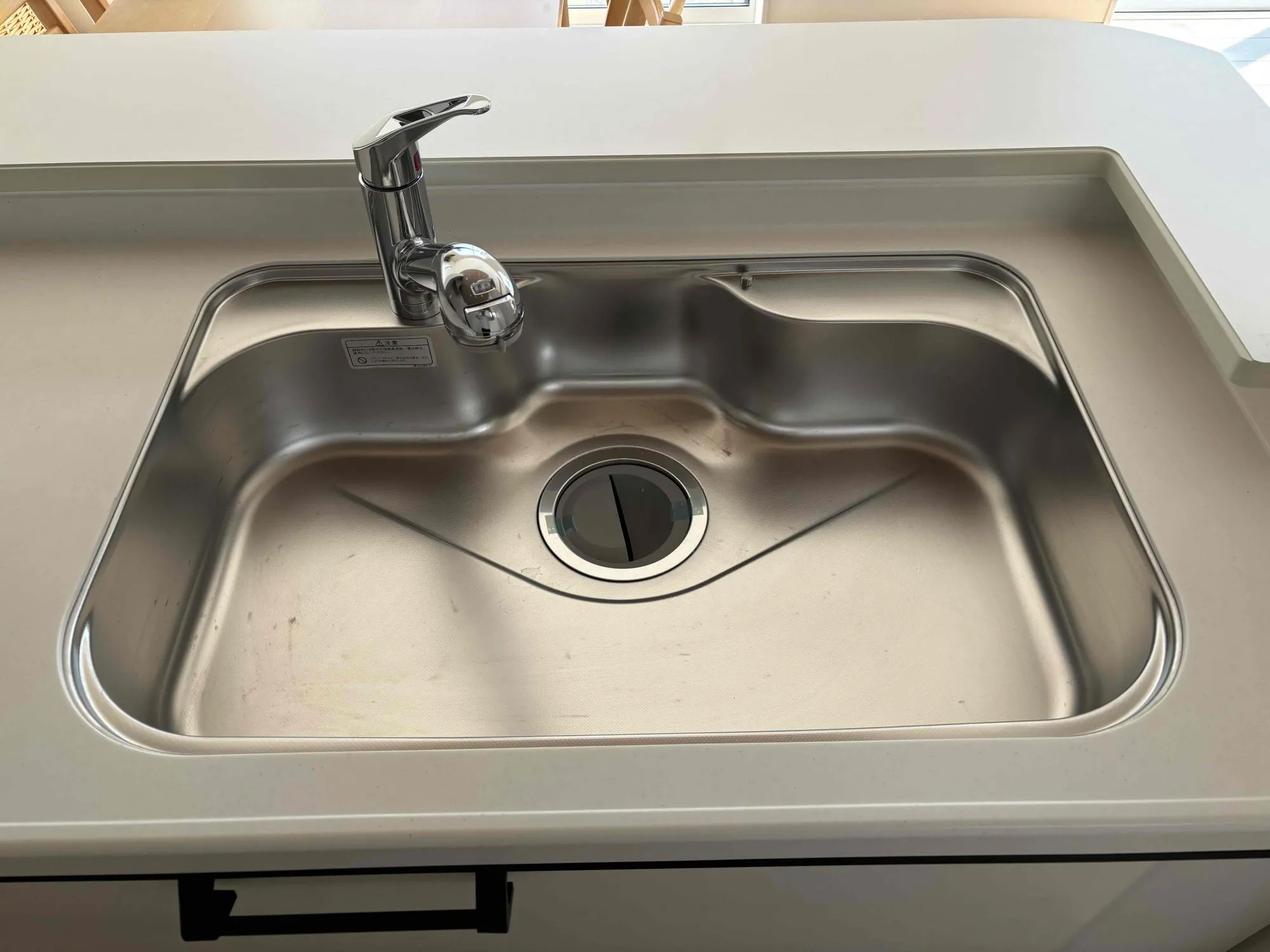 広々して使い勝手抜群のキッチンシンク