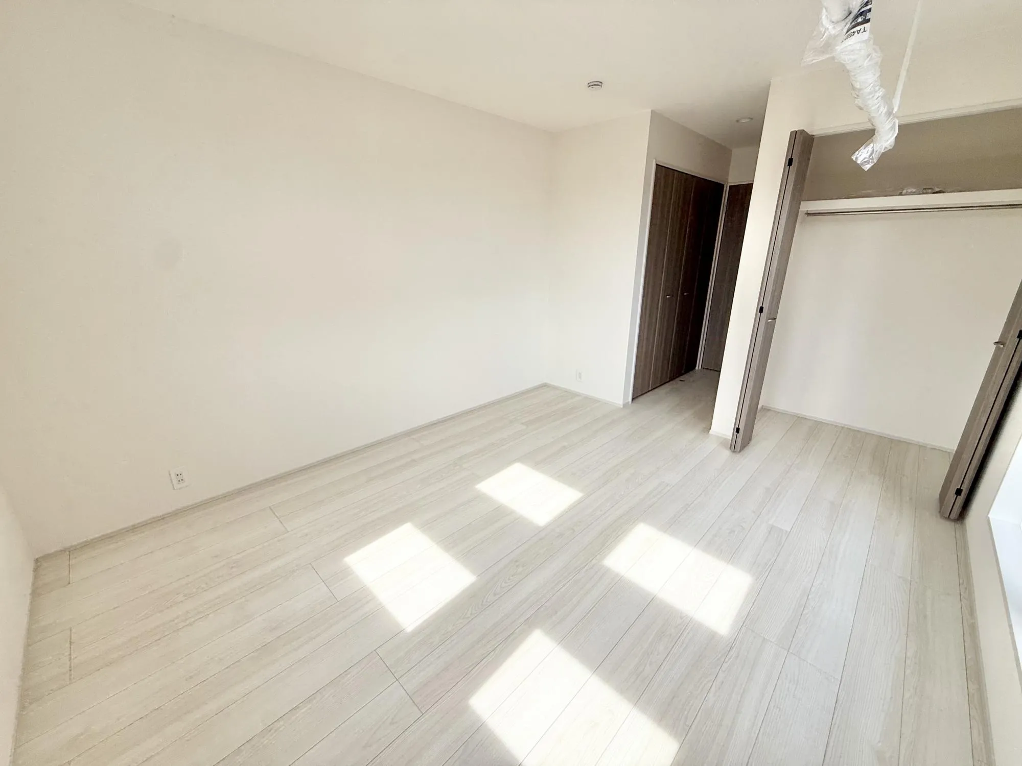洋室A 7.24帖