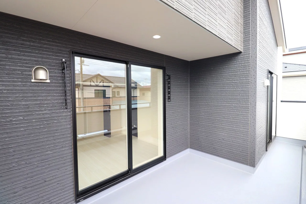 【1号棟インナーバルコニー】 