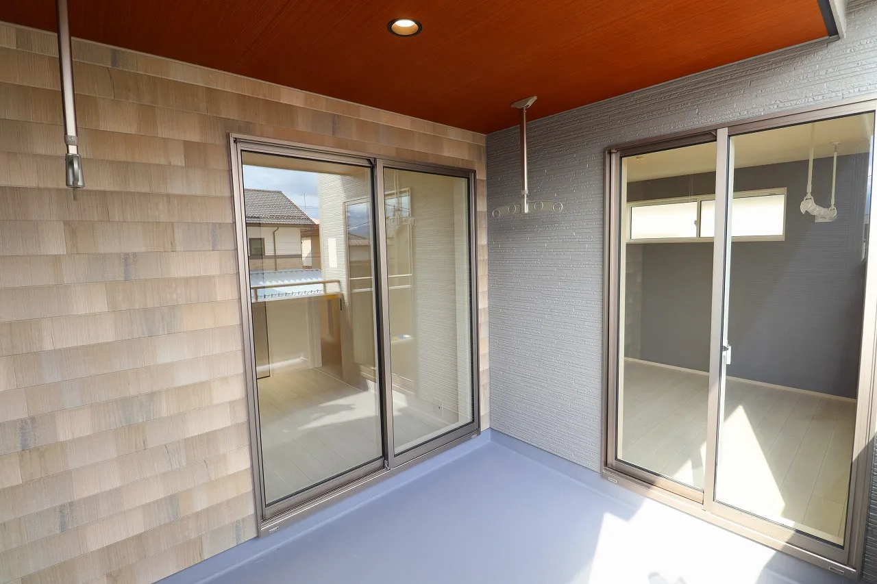 【2号棟インナーバルコニー】