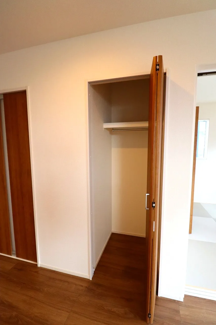 【3号棟リビング収納】