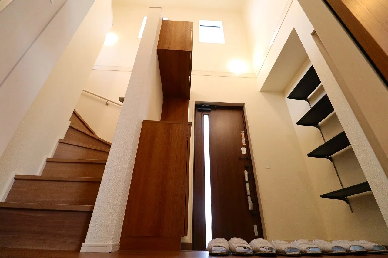 【3号棟玄関吹き抜け】