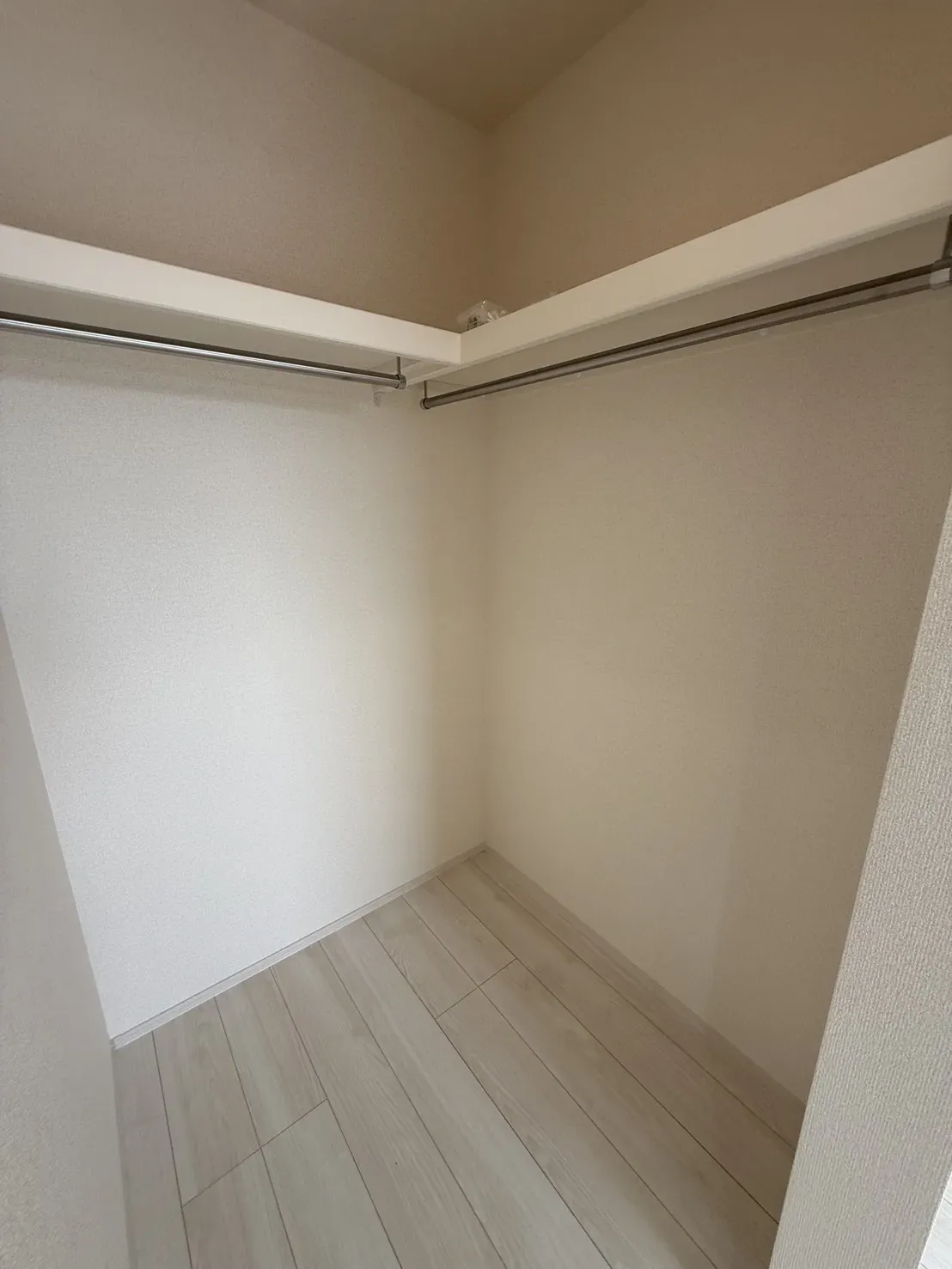 【③号棟ウォークインクローゼット】すべてのお部屋にウォークインクローゼットがついています!