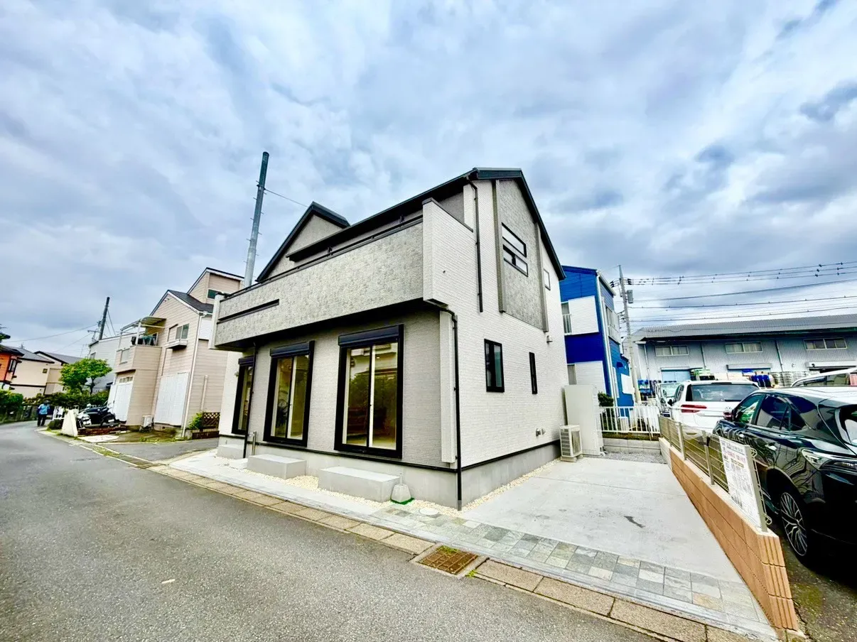 「開放感とゆとりを叶える角地立地」
