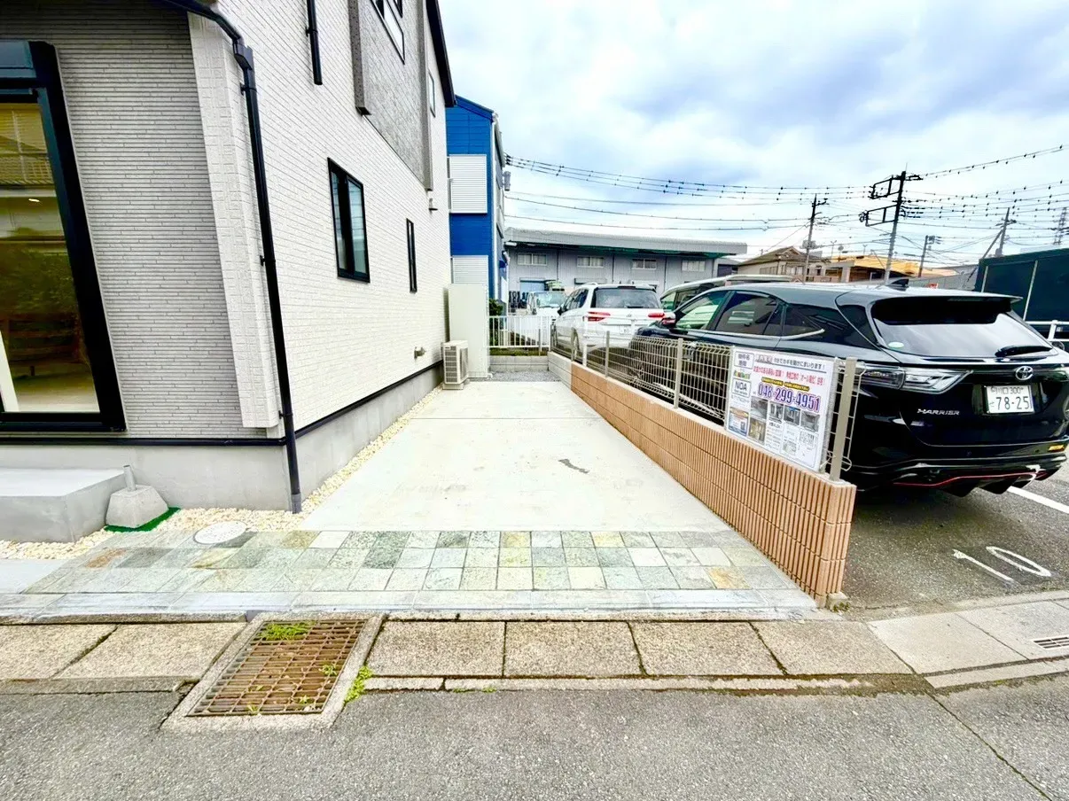 「ゆとりあるカースペースが毎日の暮らしを快適に」
