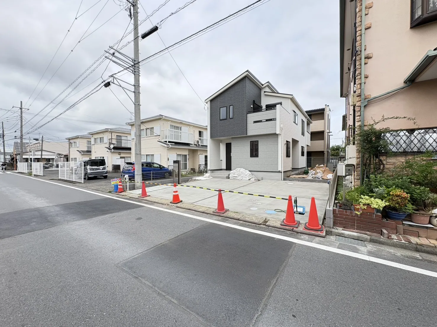 販売現地