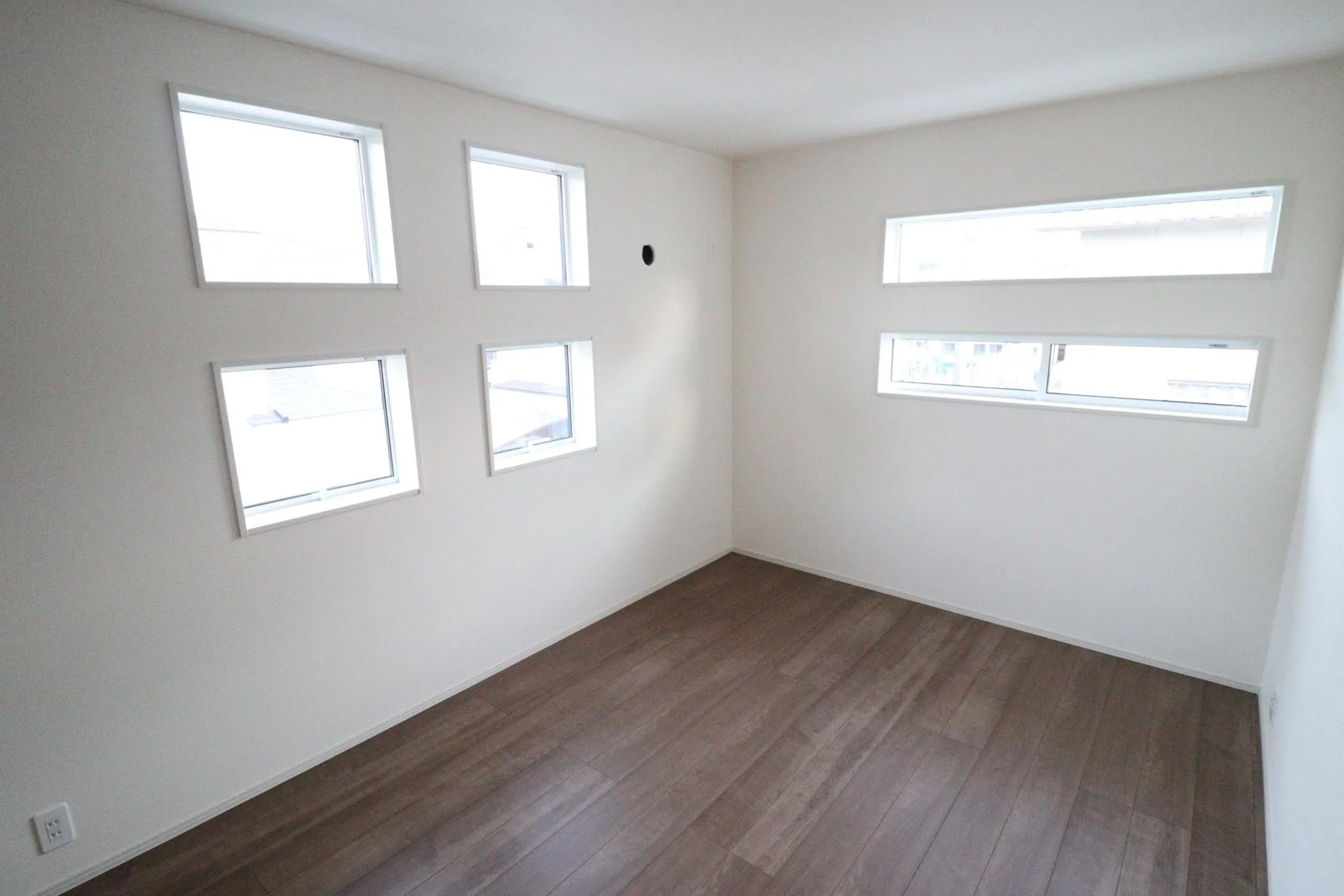 【2階洋室(6.21帖)】