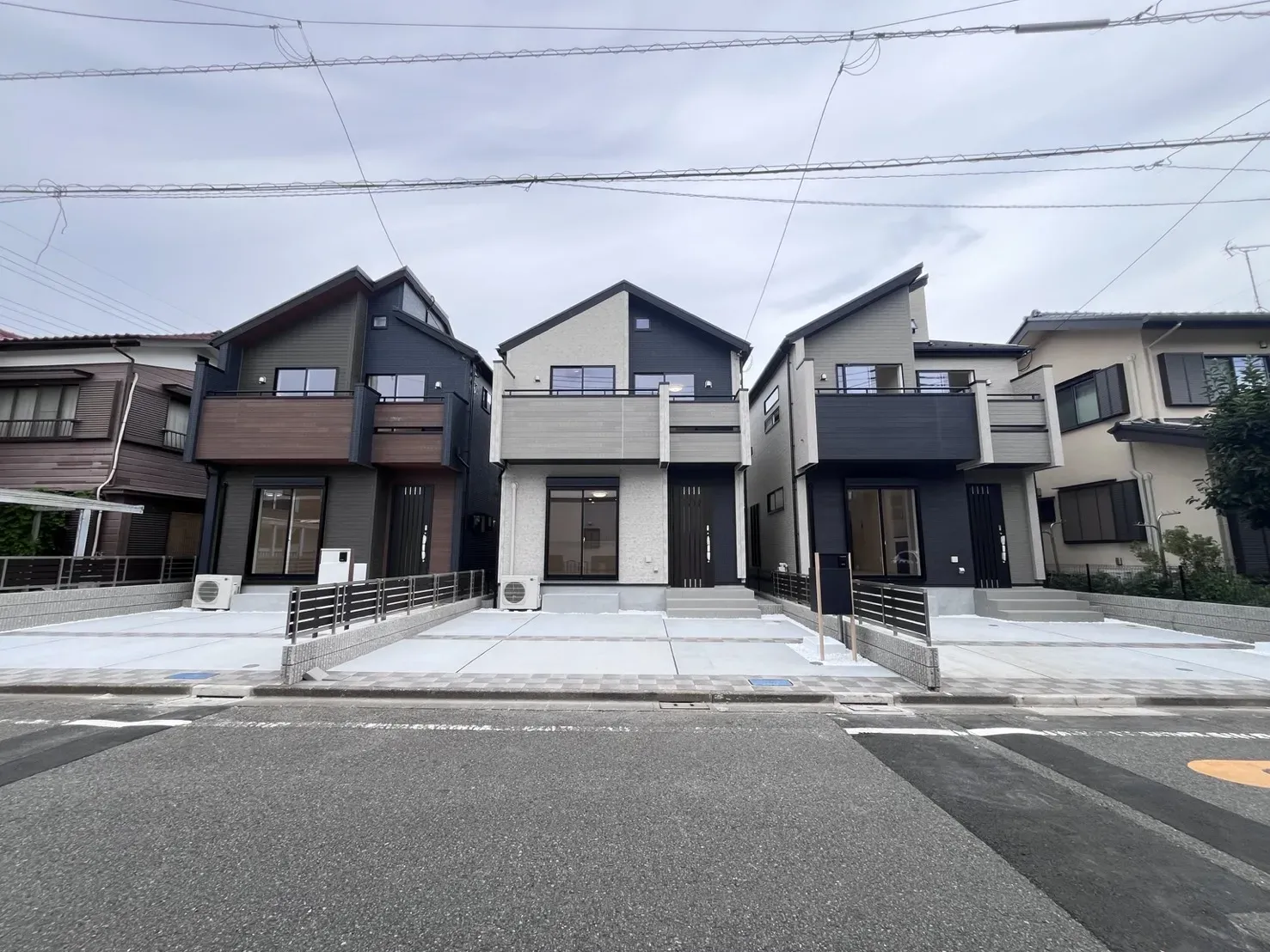 【左から1・2・3号棟】外観写真