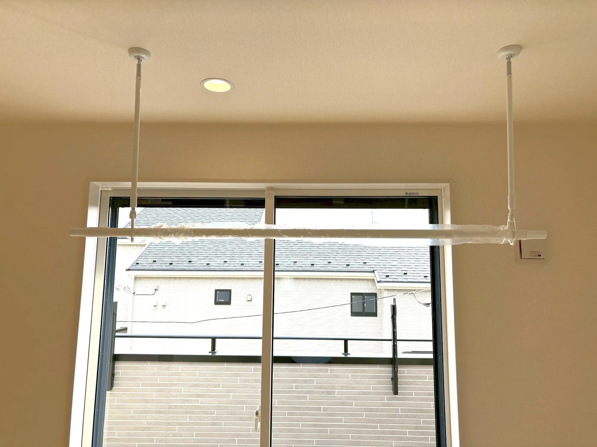 主寝室には花粉症の方に必需品の室内物干付(7号棟)