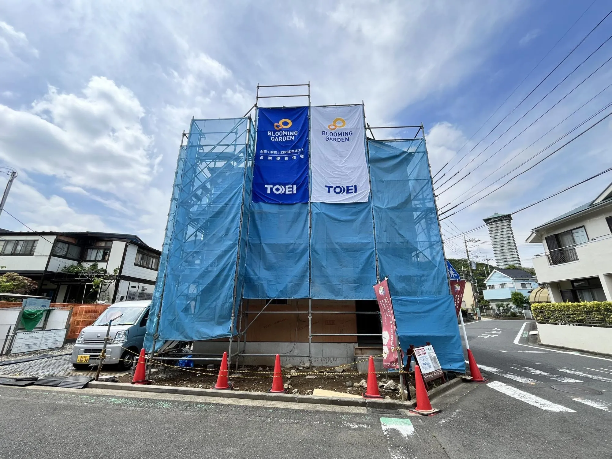 前面道路はゆとりのある幅員6.5m!
車の出し入れもスムーズで、駐車が苦手な方にも安心です。
