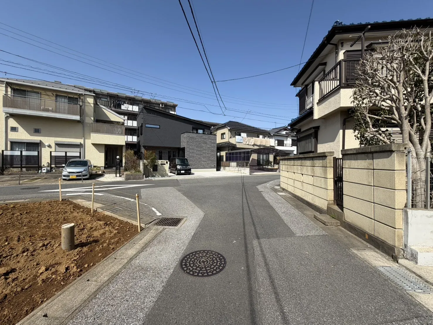 【東側前面道路 約4.5m】