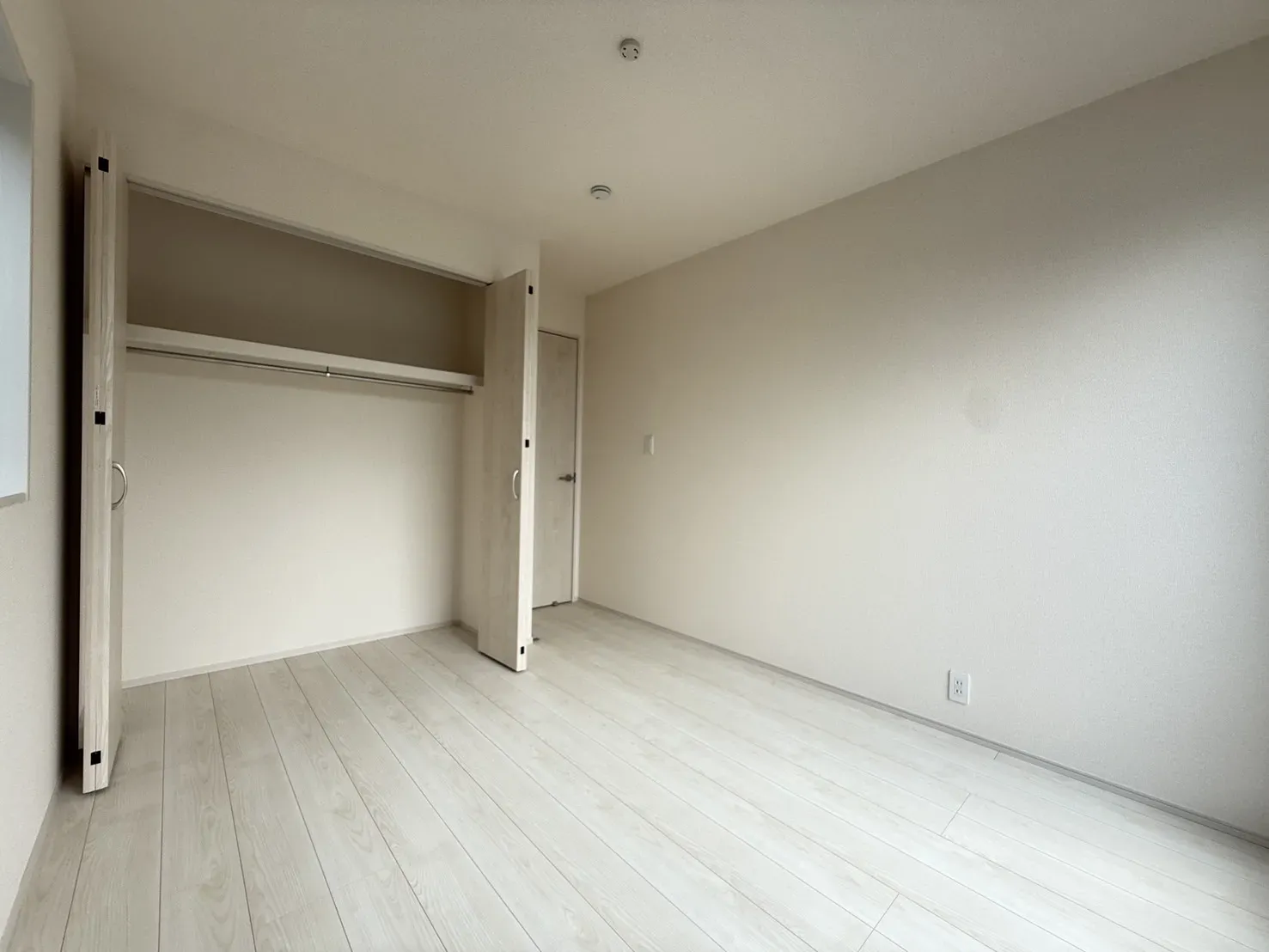 【②号棟収納】各部屋に収納があります