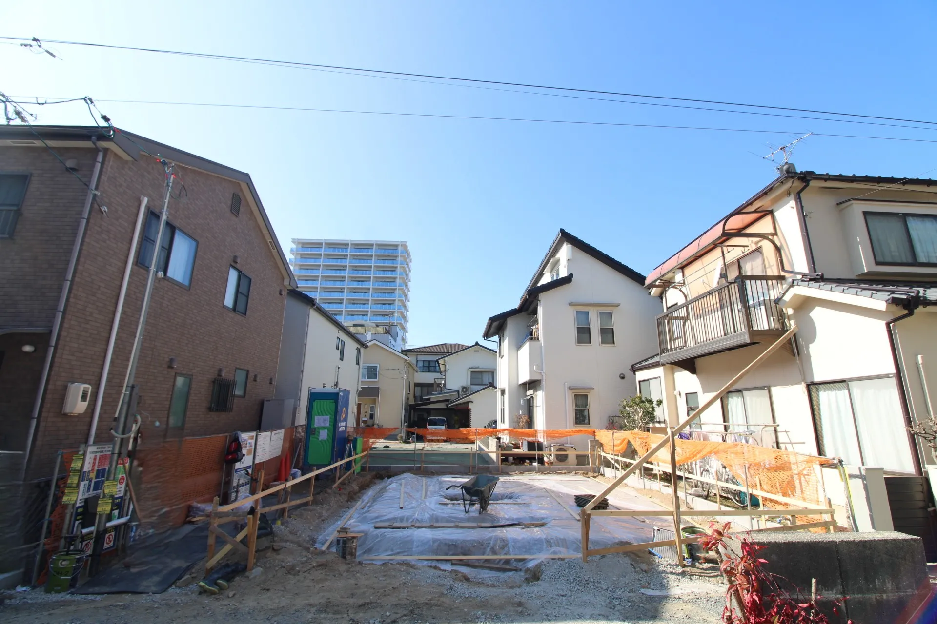 前面道路から見た宅地