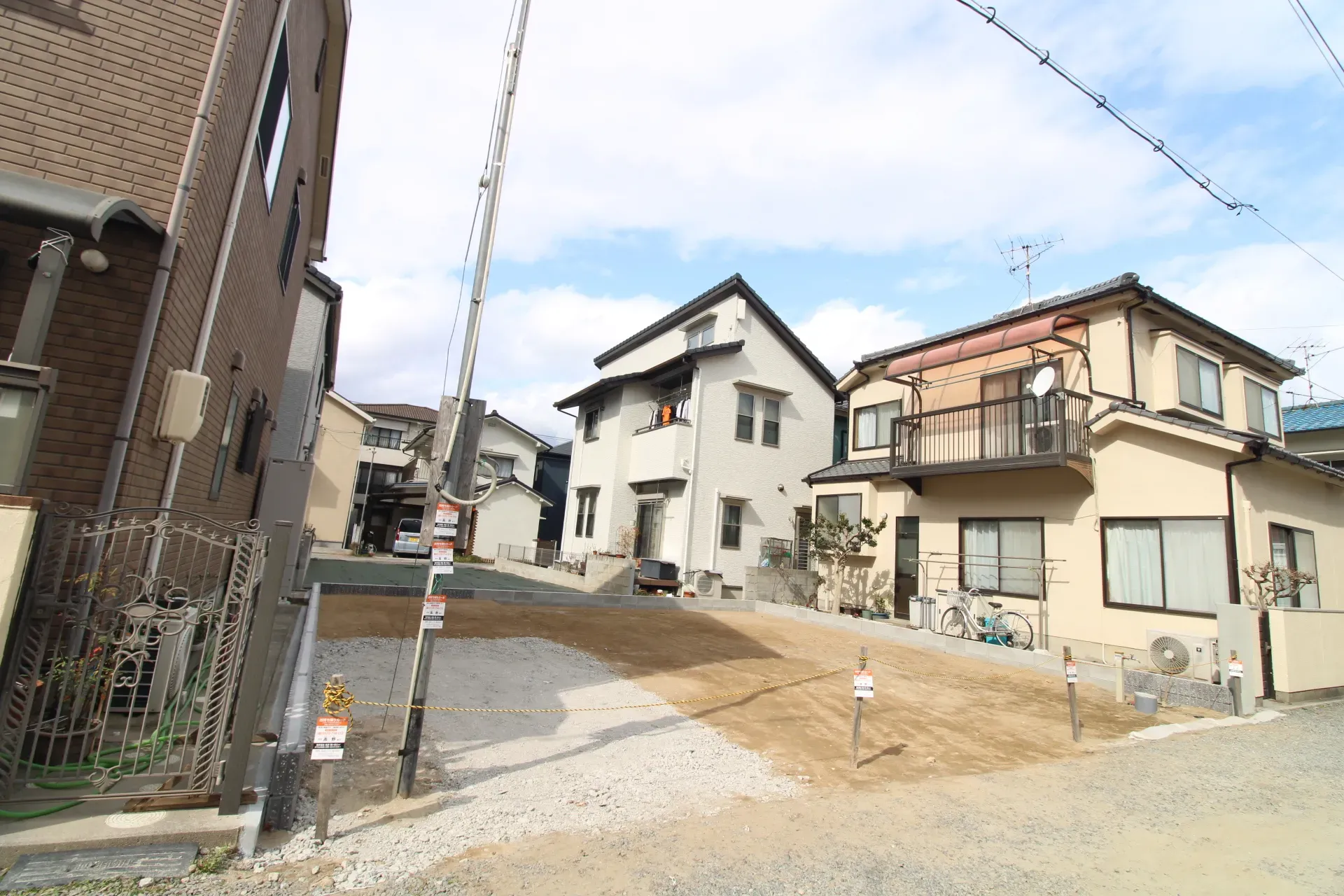 前面道路から見た宅地