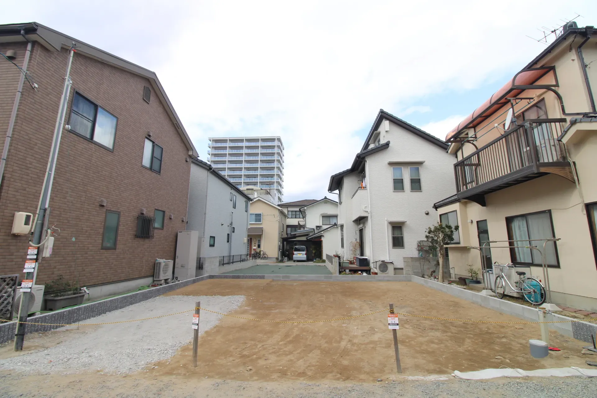 前面道路から見た宅地