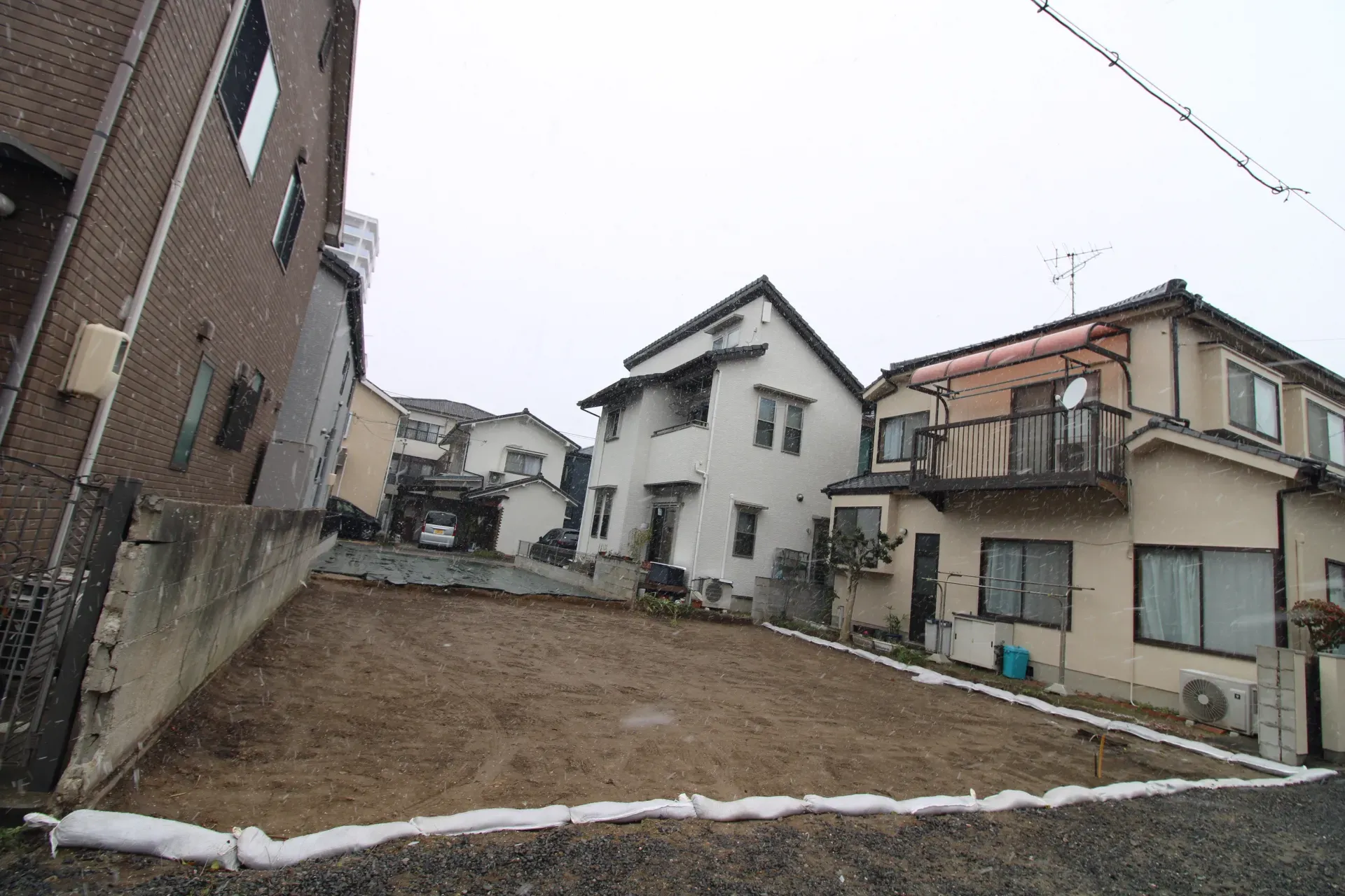 前面道路から見た宅地