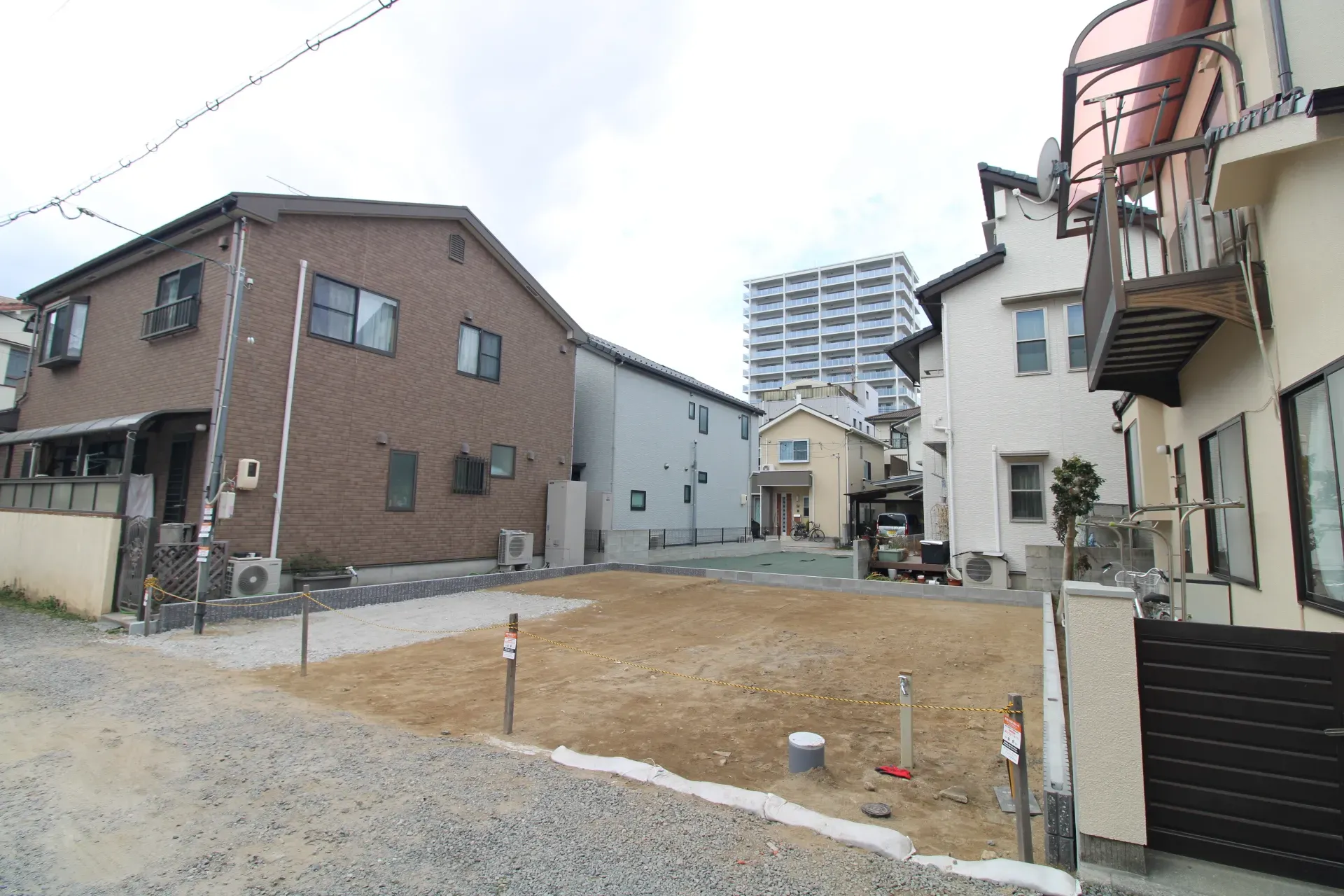 前面道路から見た宅地