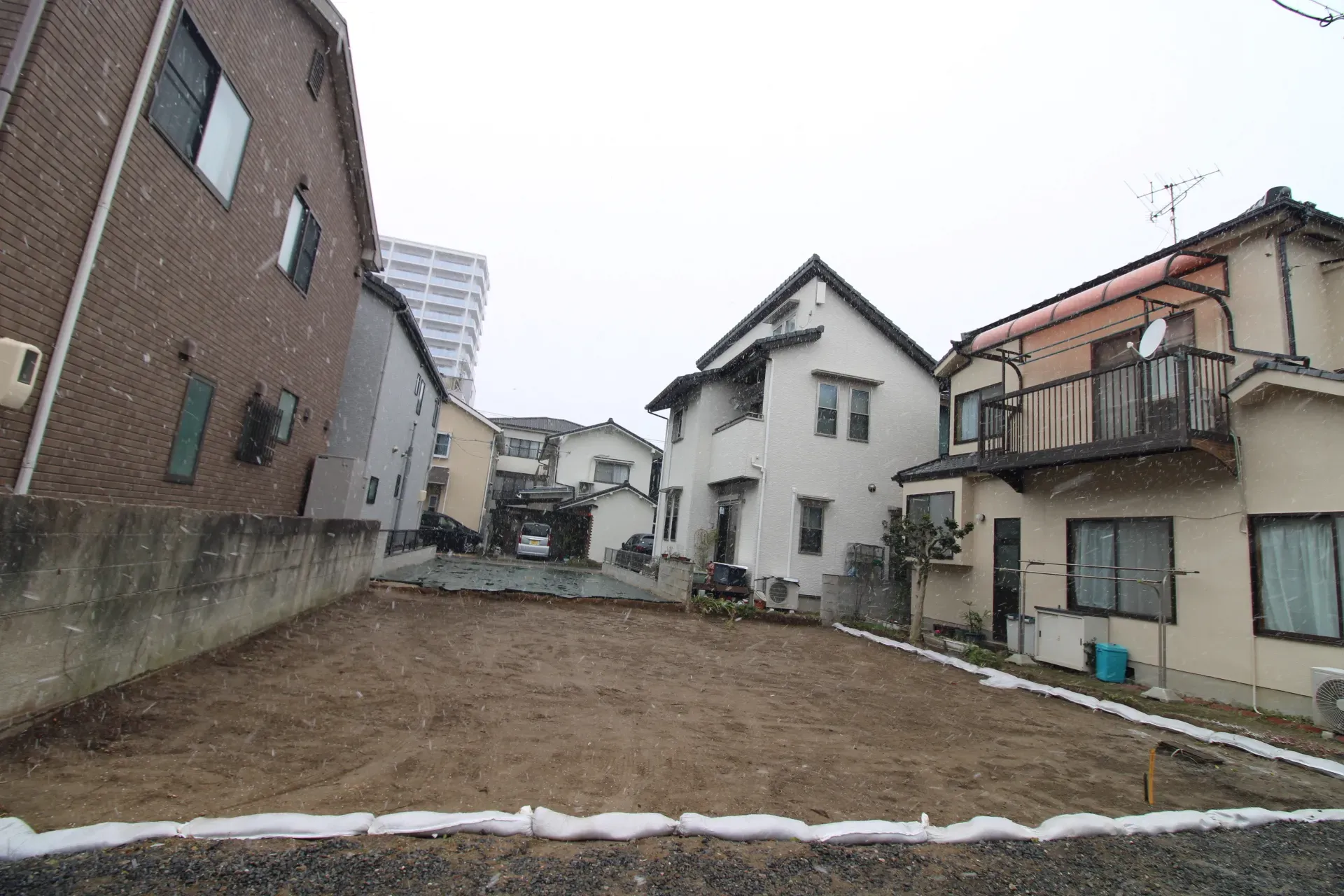 前面道路から見た宅地