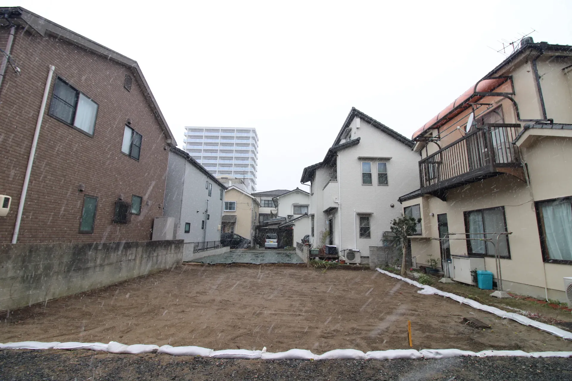 前面道路から見た宅地