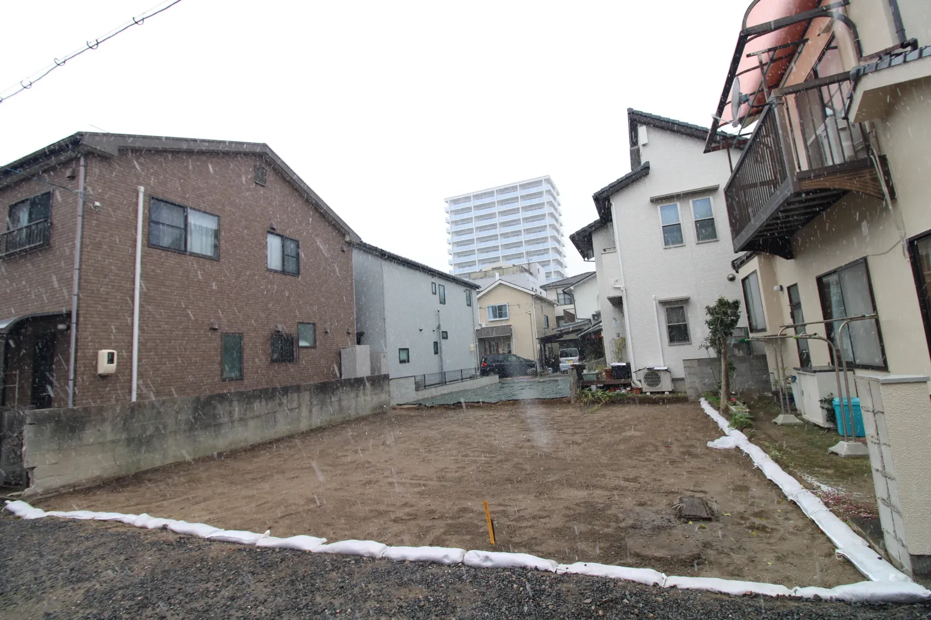 前面道路から見た宅地