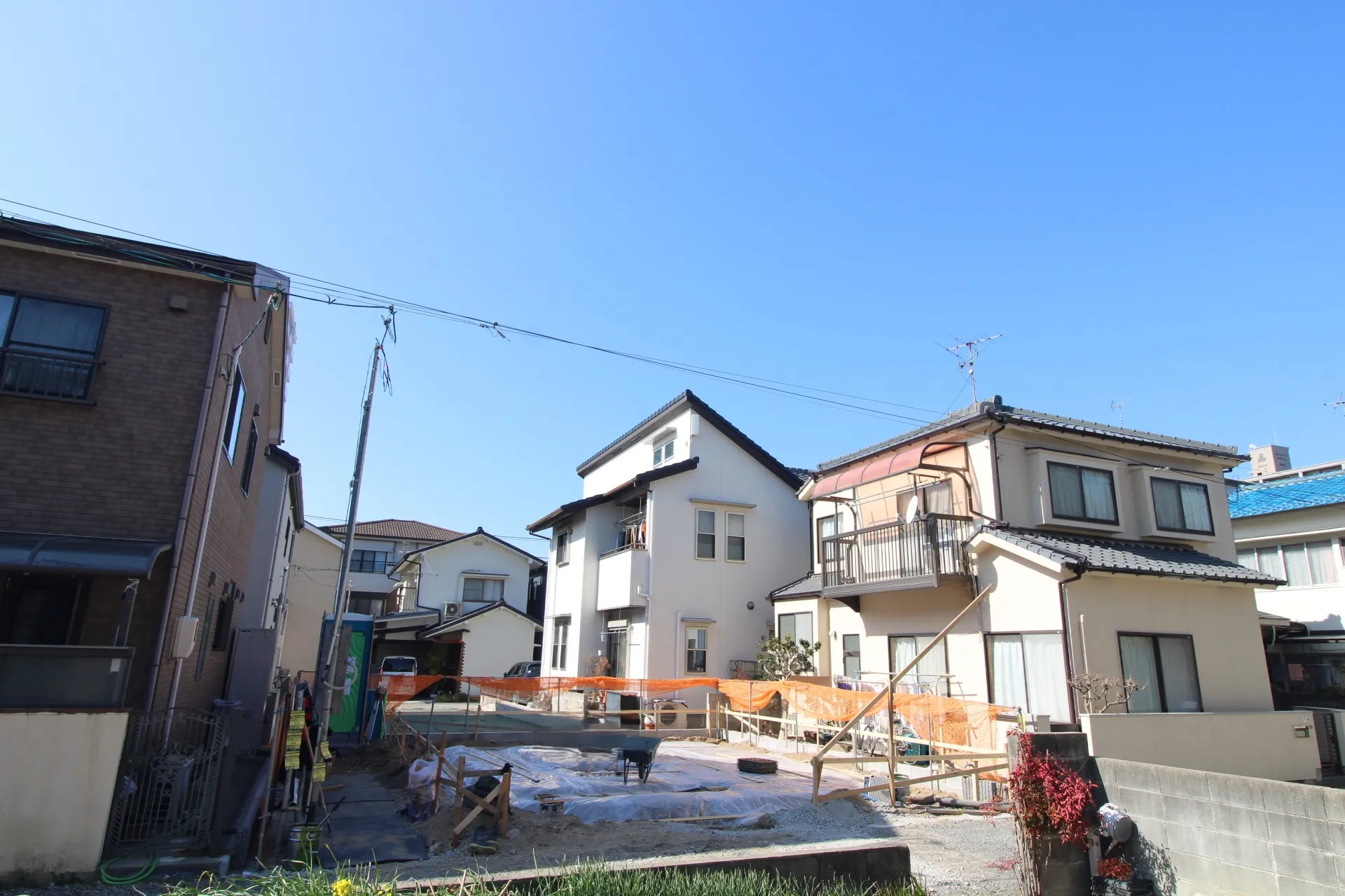 前面道路から見た宅地