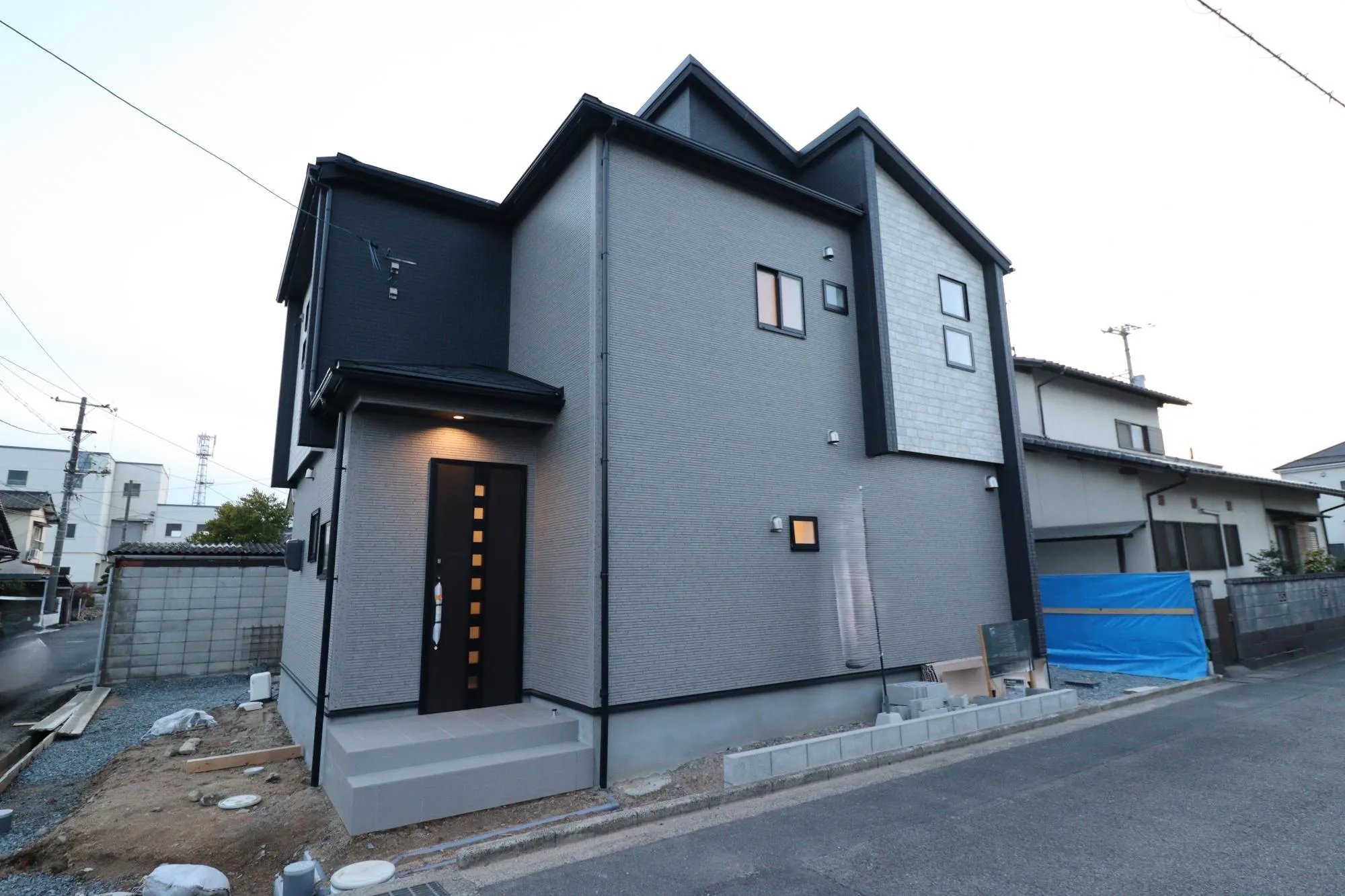 【足場解体後の外観】