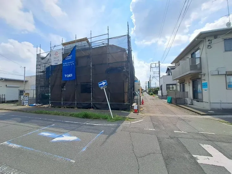 見通しの良い前面道路!毎日の車の出し入れも安心です☆
