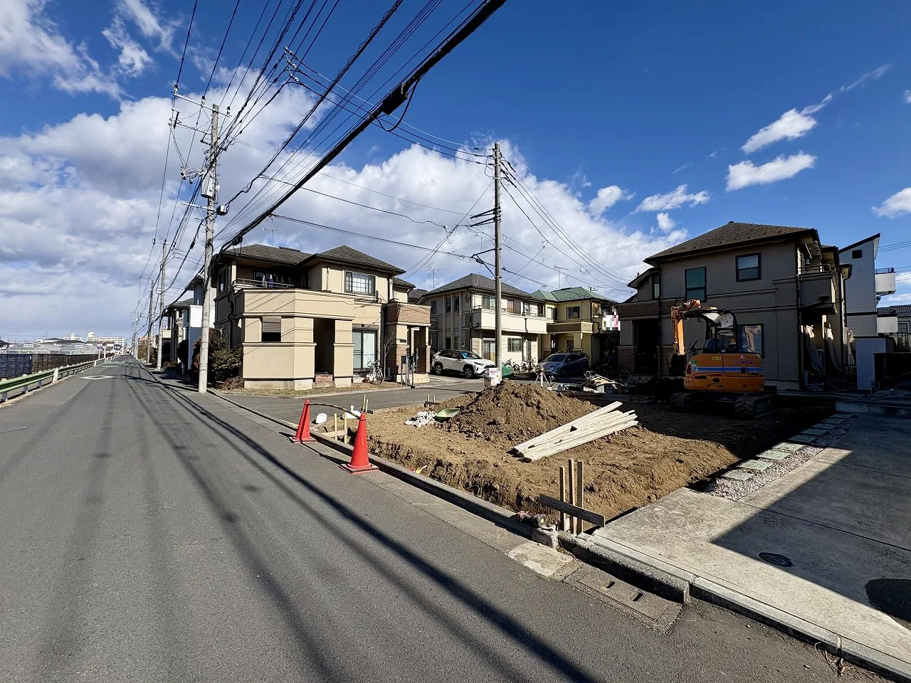 【前面道路含む現地写真】