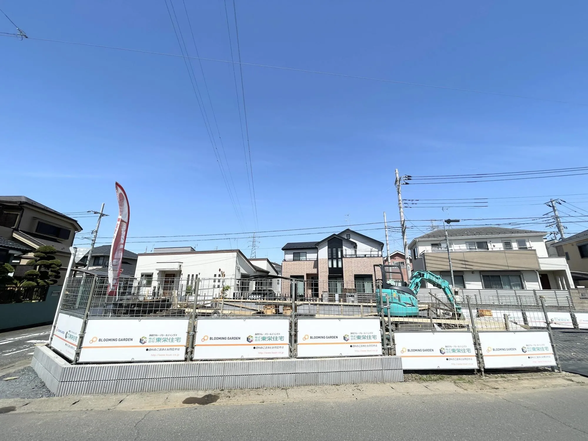 【外観写真】制震ダンパーを搭載した、地震に強い住まいです。地震の揺れを吸収し、建物へのダメージを軽減してくれる特徴があります。