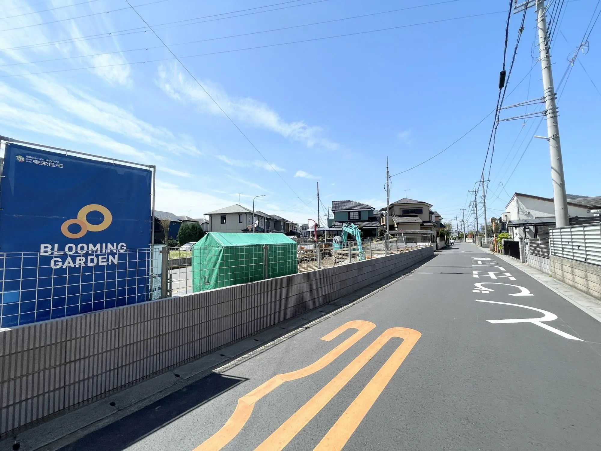 【外観写真】カースペース並列2台確保!お出かけや来客時も安心。ご夫婦それぞれの車利用や来客時も安心。忙しい朝や雨の日もストレスなく出発・帰宅が可能です♪