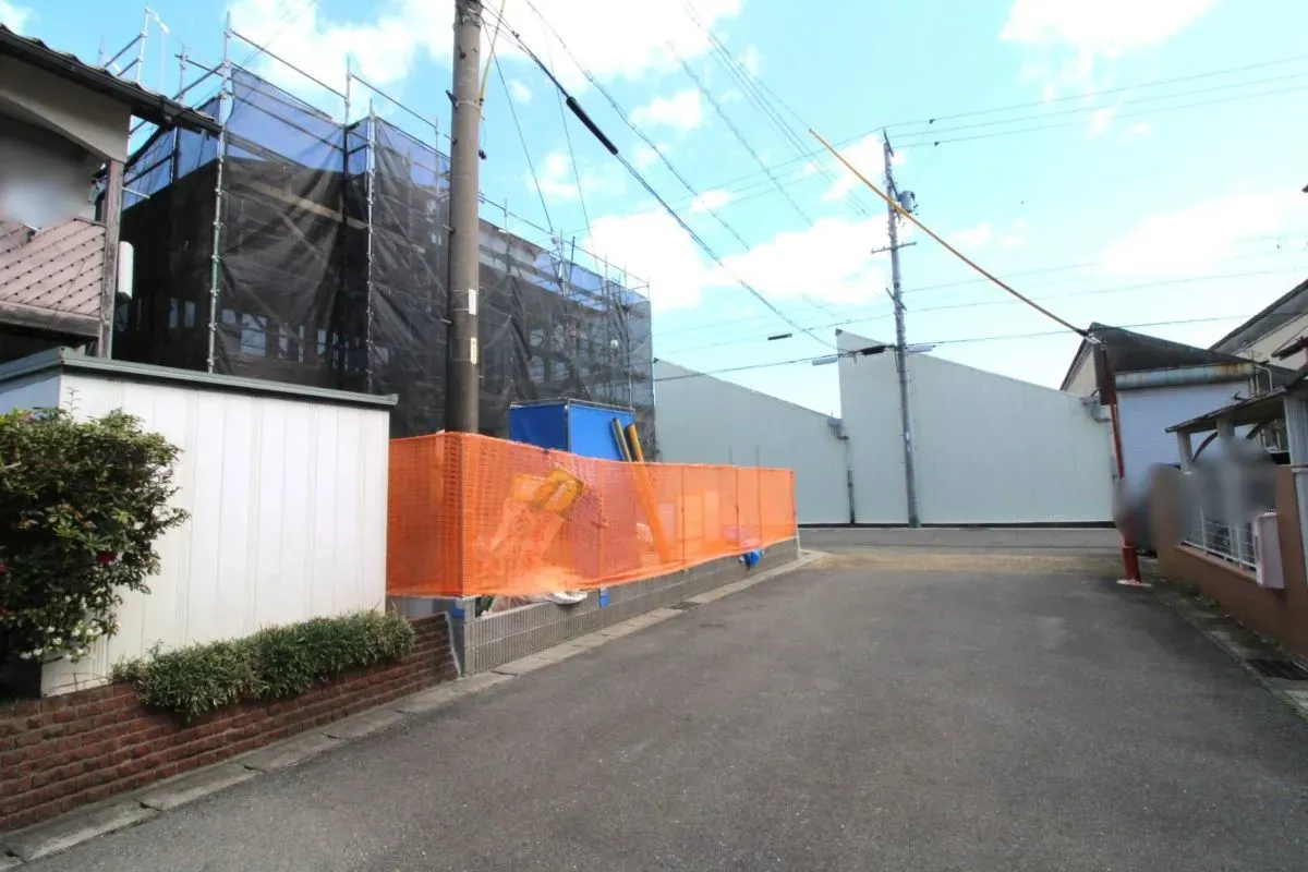 3月8日撮影　南側道路(西→東)