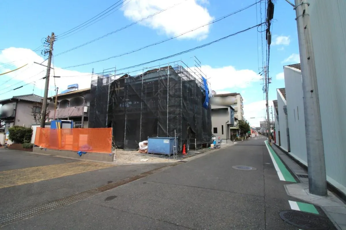 3月8日撮影　東側道路(南→北)