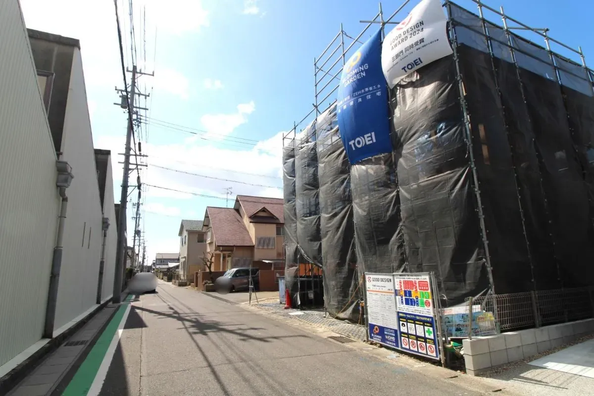3月8日撮影　東側道路(北→南)