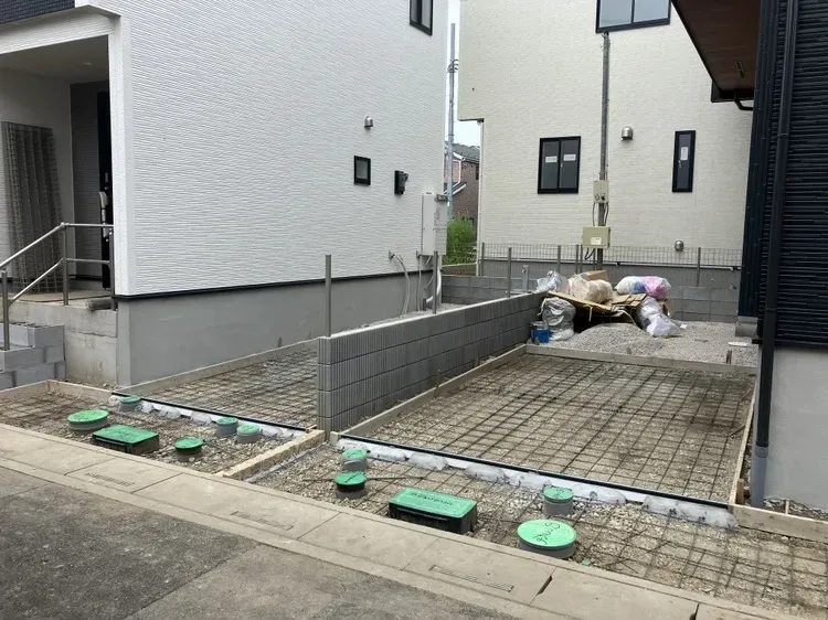 ゆとりのあるカースペース付き!
