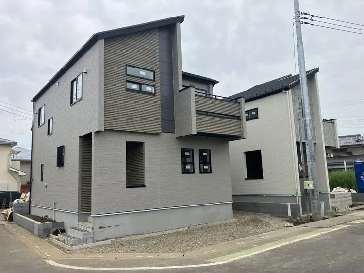 現在建築中の新築住宅です!これから素敵な住まいが完成するのが楽しみですね☆