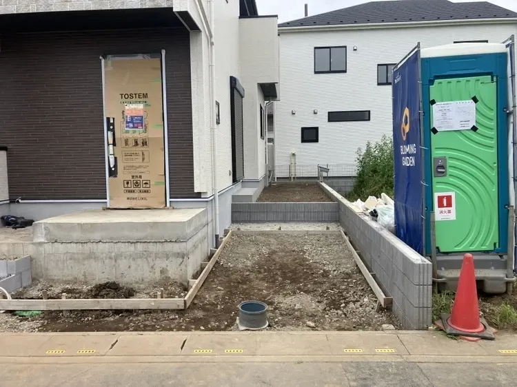 現在工事が進行中の新築物件です!これから形になっていく住まいにワクワクしますね☆