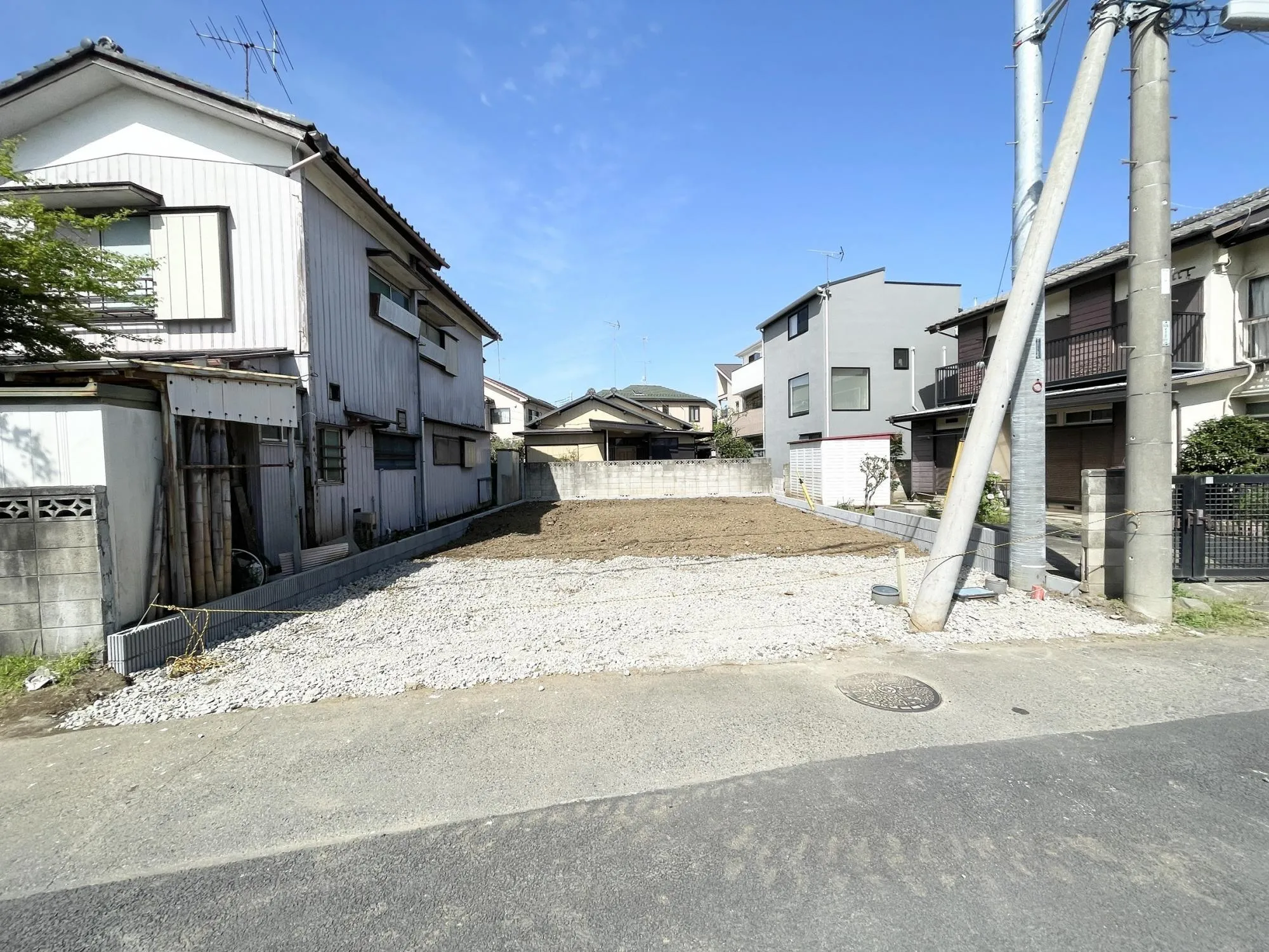 【外観写真】制震ダンパーを搭載した、地震に強い住まいです。地震の揺れを吸収し、建物へのダメージを軽減してくれる特徴があります。