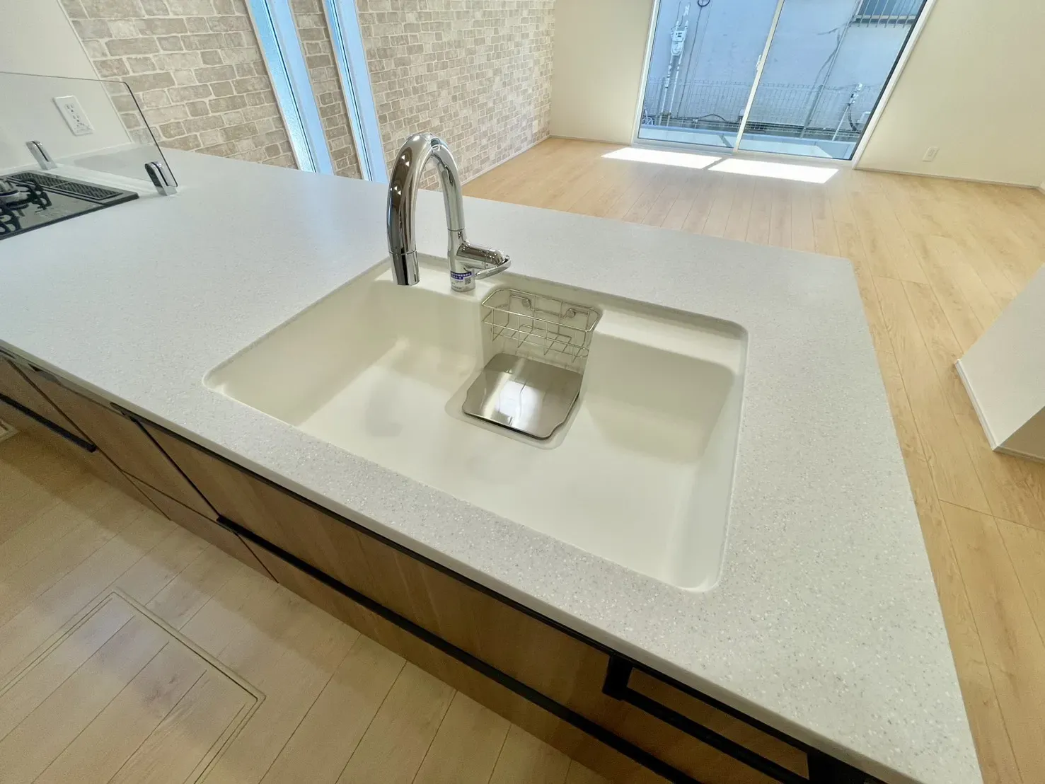 「お手入れしやすい広々シンク」