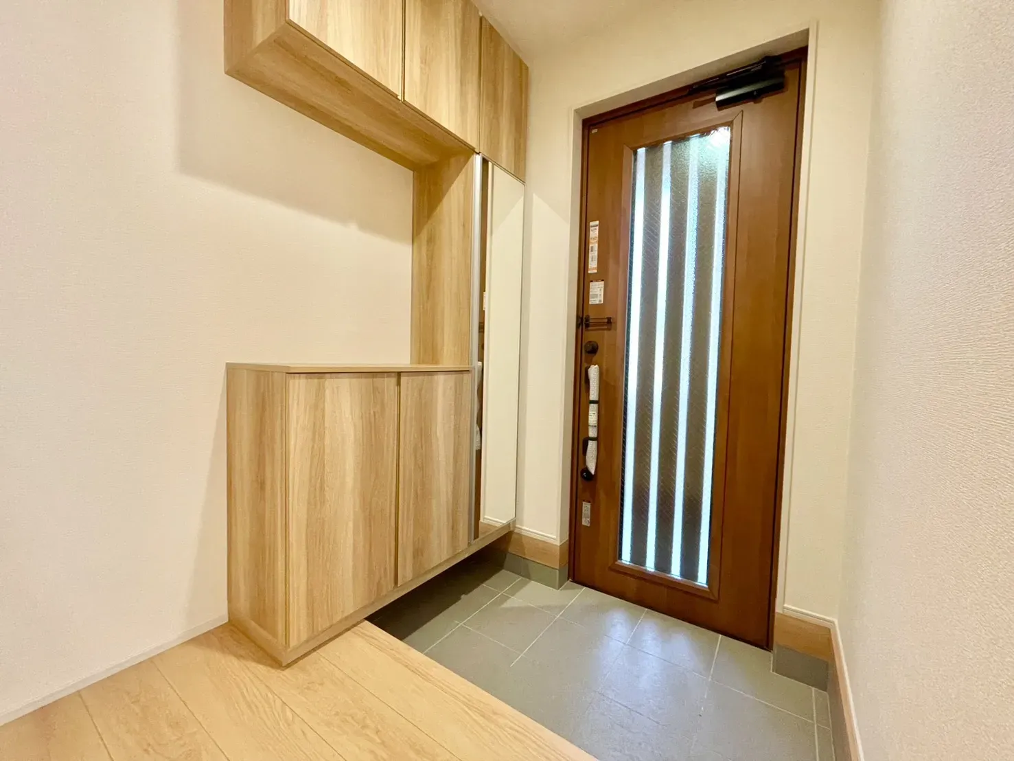 「収納豊富な玄関スペース」