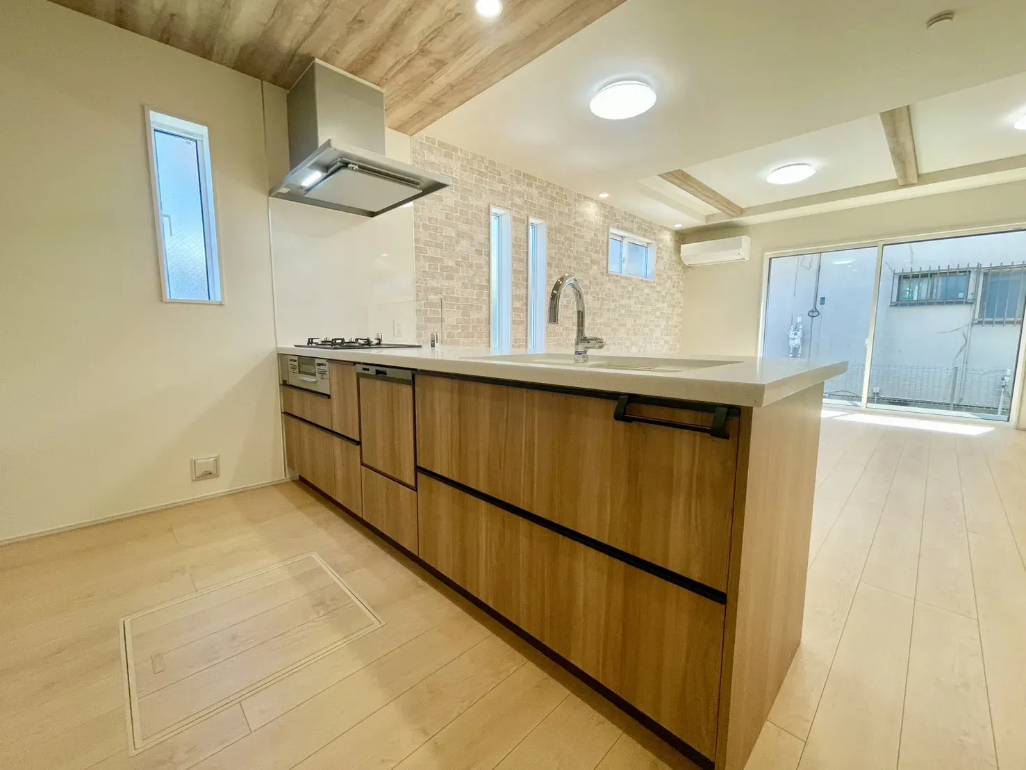 「スタイリッシュなオープンキッチン」