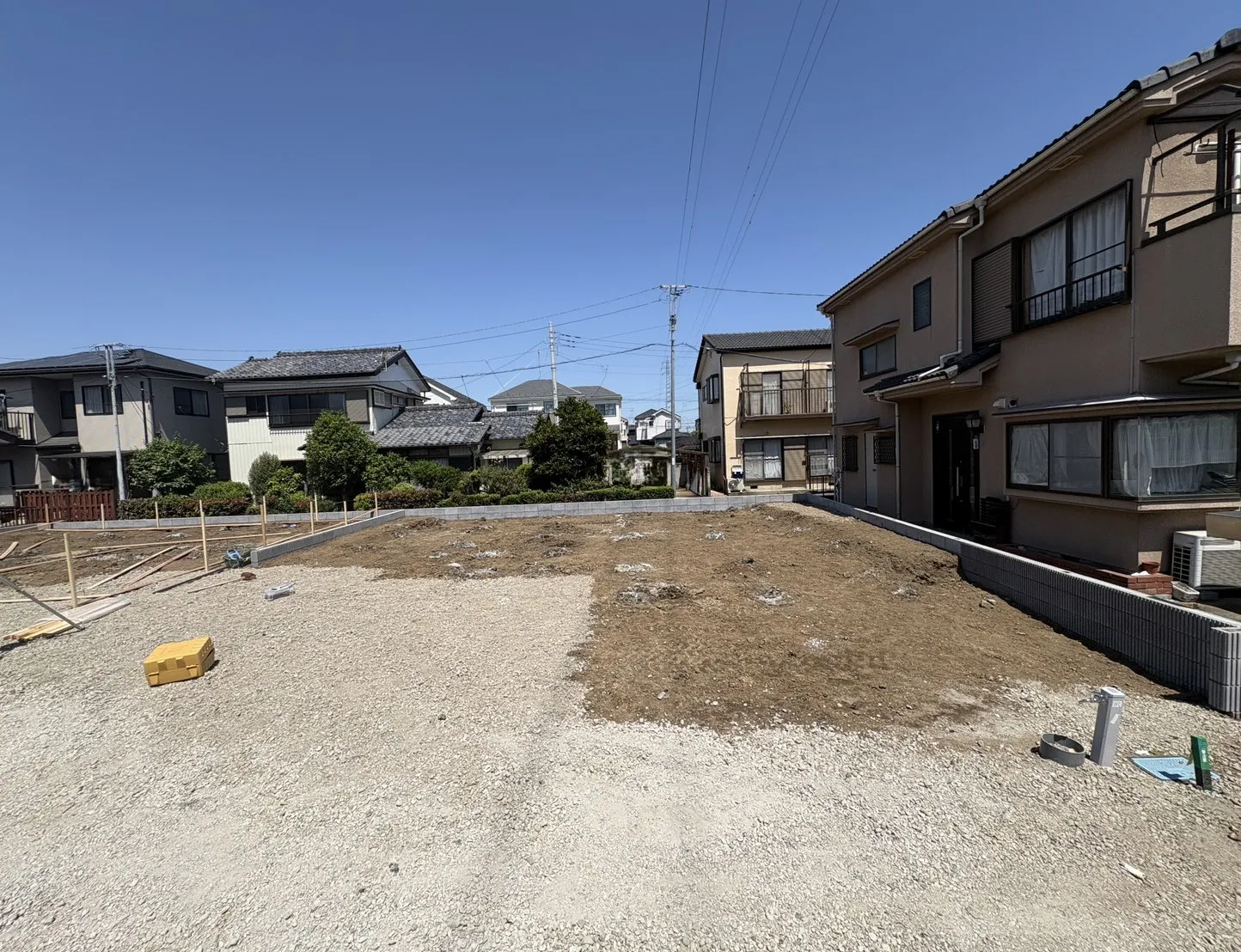 【外観写真】子育て世帯も安心の立地♪小・中学校徒歩9分圏内，駅・商業施設・公共施設徒歩圏内にそろい、毎日の暮らしがスムーズに♪
