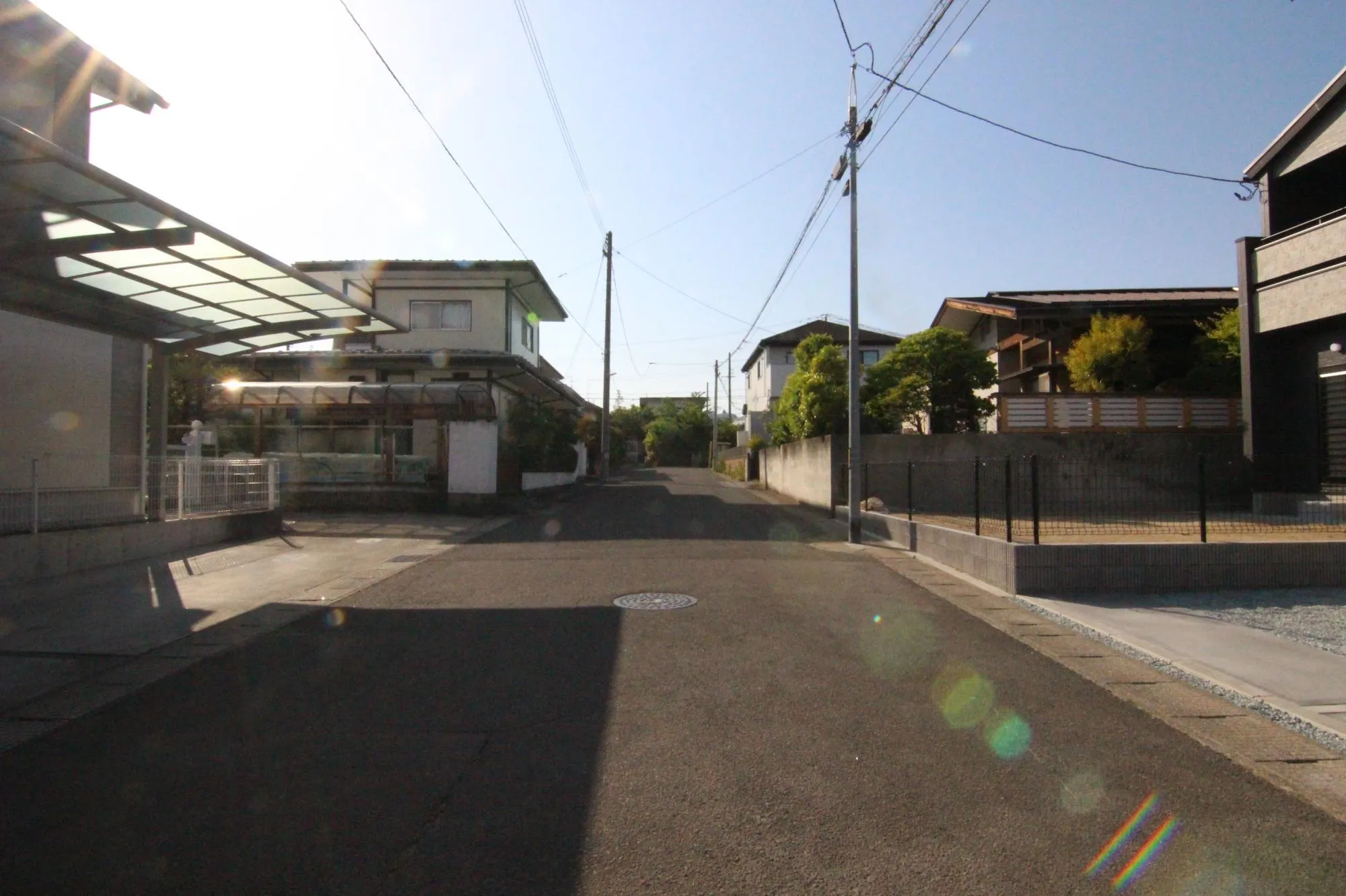 【前面道路北西側】