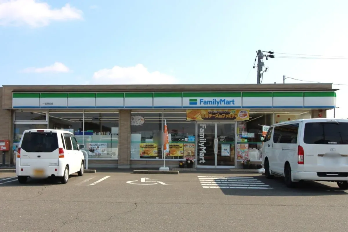 ファミリーマート一宮黒田店