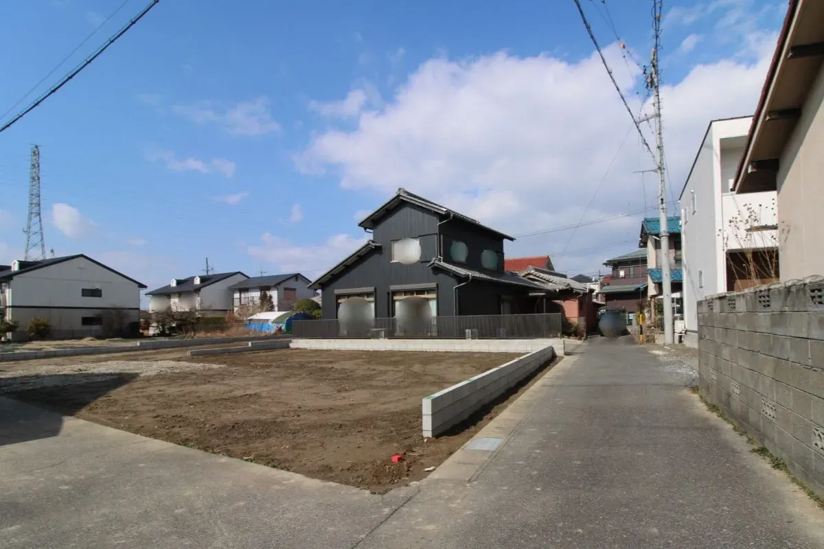 2月13日撮影　東側道路(南→北)