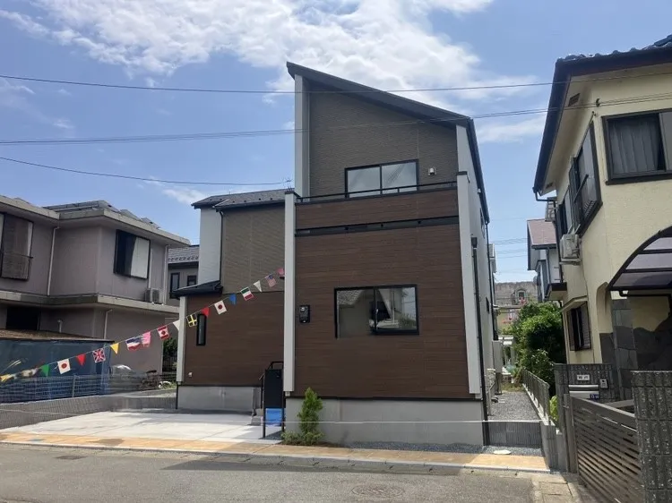 【外観】シンプルながらも存在感のある外観です♪