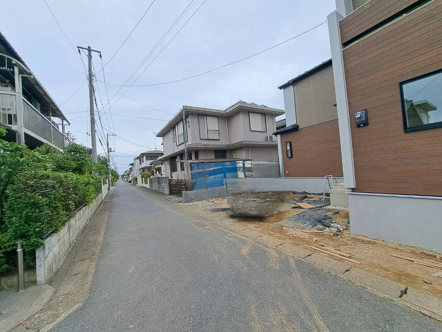 前面道路は見通しが良く、お車の出入りもスムーズに行えます!