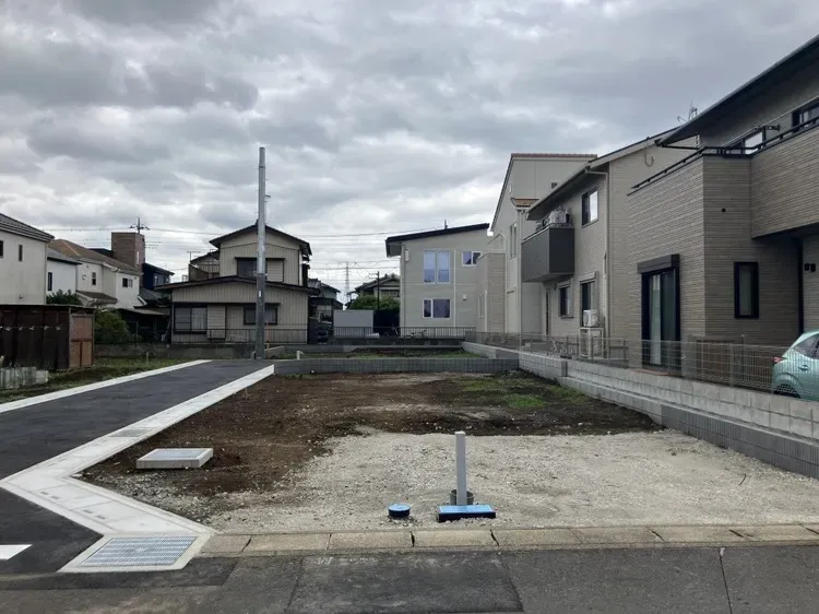現在は更地の状態です!これからの建築が楽しみになる現地です☆