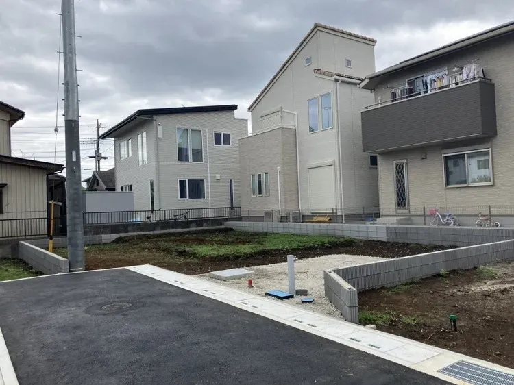 建築前の更地の様子です!これからどんなお家が完成するのかワクワクします☆